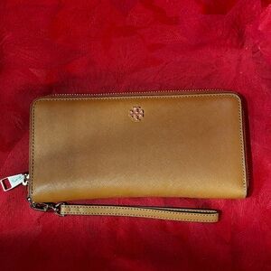 Tori Burch Continental Wristlet Wallet beautiful like new condition